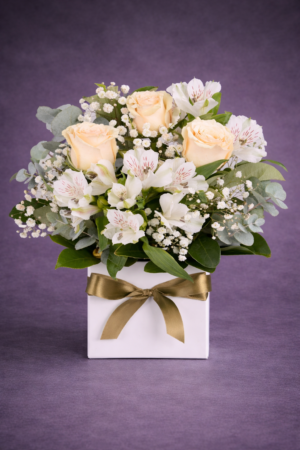 Elegant Floral Bouquet in Gift Box Signature –